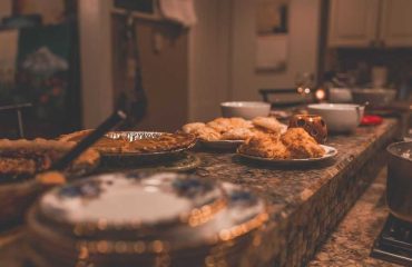 Menüde Yer Alan Yemeklerin İçerikleri ve Çiğ Girdi Miktarlarının Belirtilmesi gerekir